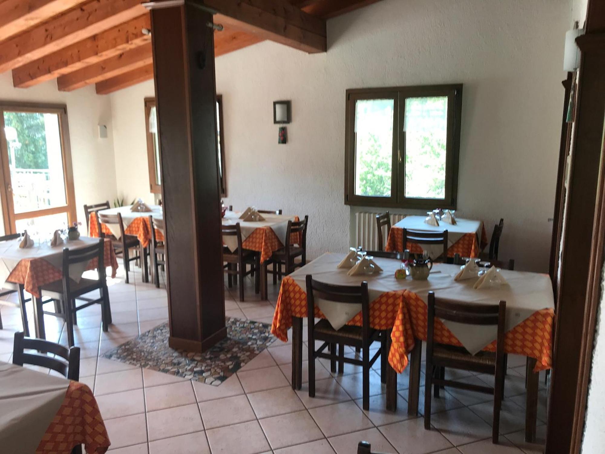 La Buca Delle Fate Ristorante Albergo Pievepelago Exterior foto